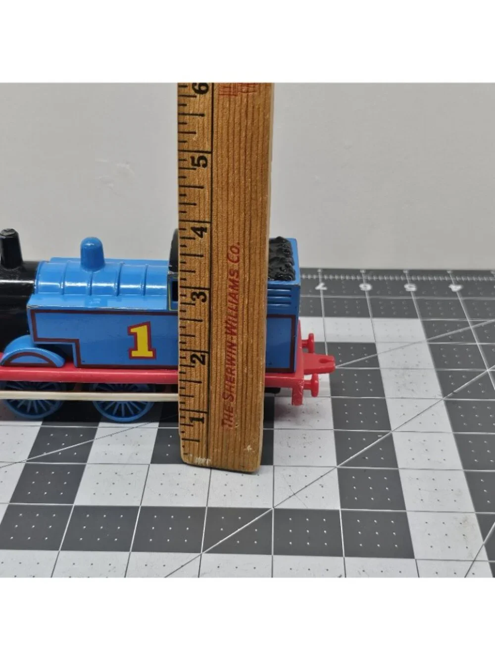 1985 Vtg. ERTL Large Push Along Thomas the Tank Engine Die Cast *Blue & Red